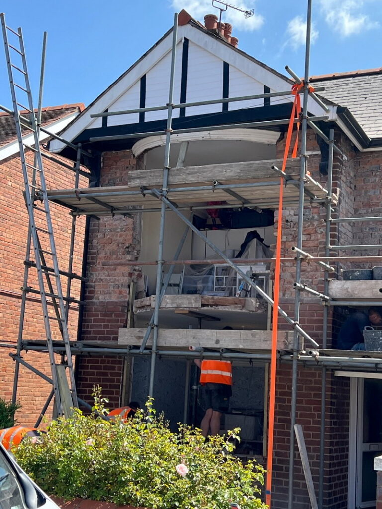 Bay window stabilisation During