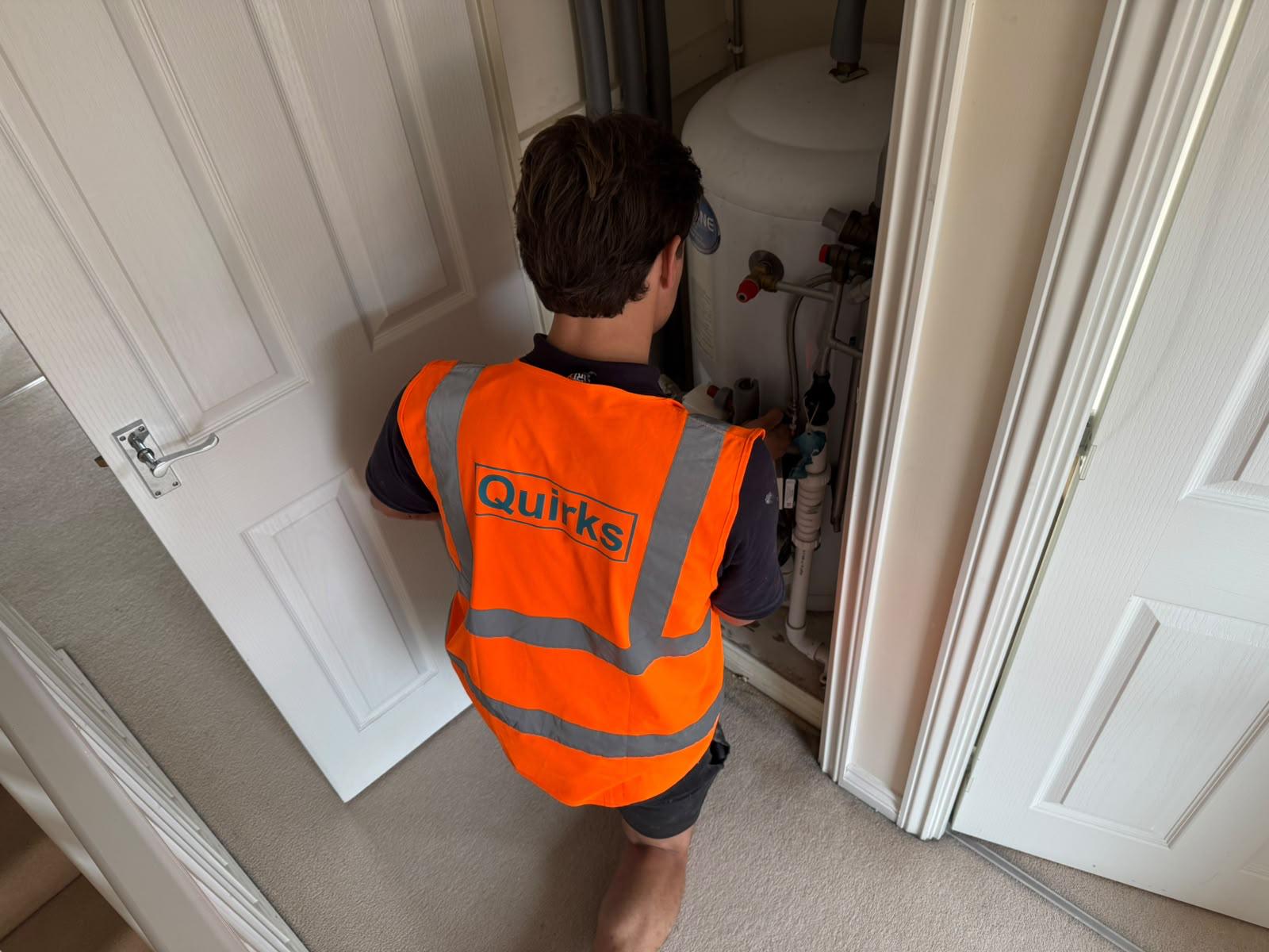 Quirks operative in hi-vis working on pipework during a plumbing callout